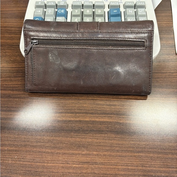 Fossil Brown Leather Wallet and Checkbook Holder - Picture 2 of 11